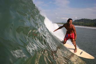 Great Surfing in Dominical Beach with clear waters